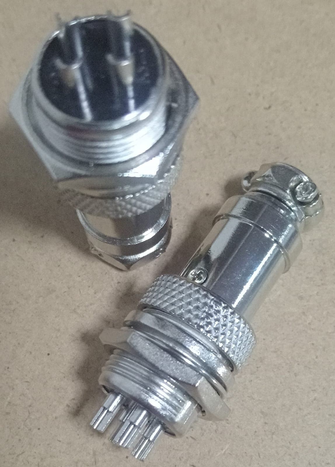 CONECTOR MACHO COMPLETO (2-3-4-5-6-7-8) PINES - Imagen 1