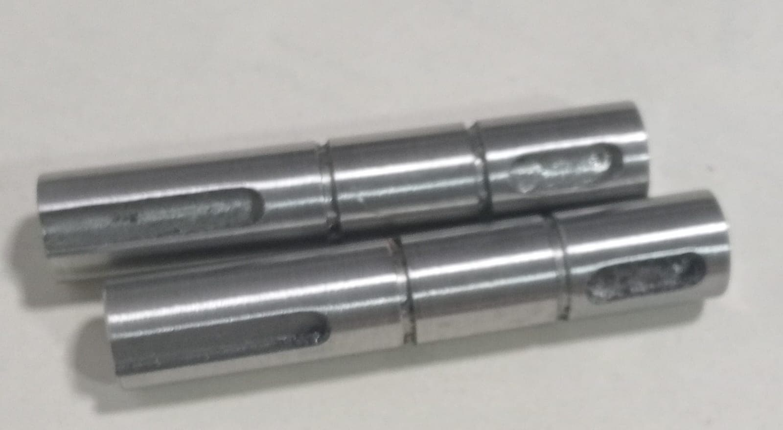EJE PARA PIÑON CÓNICO DE16 DIENTES 20MMX65MM - Imagen 1