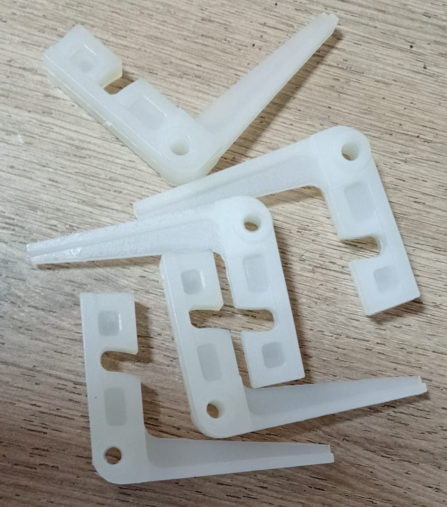 EMPUJADOR O DEDO DE ARRASTRE DE NYLON PARA PF SIN PASADOR Y PIN - Imagen 1