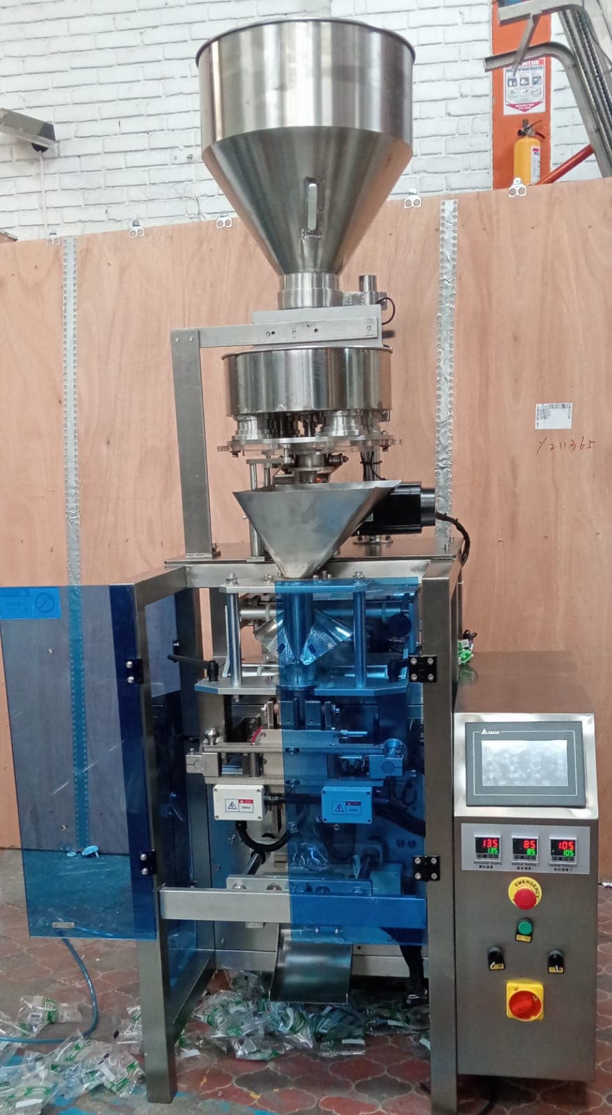 JK-C320GB VERTICAL DE SERVO PARA GRANULADOS