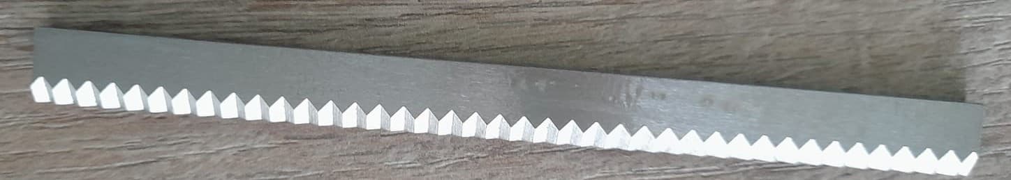 CUCHILLA (ZP100) 120MMX10MMX5MM ZIG-ZAG - Imagen 1