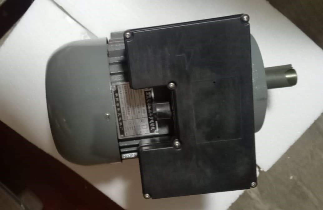 MOTOR PARA MÁQUINA DE AGUA MODELO YL90L4 220V 1.5 KW 9.8A ZF2000