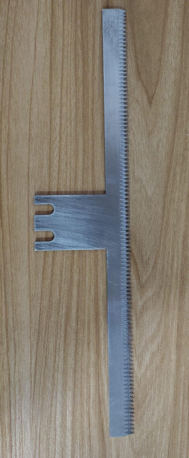 CUCHILLA EN T 320MMX73MMX2MM - Imagen 1