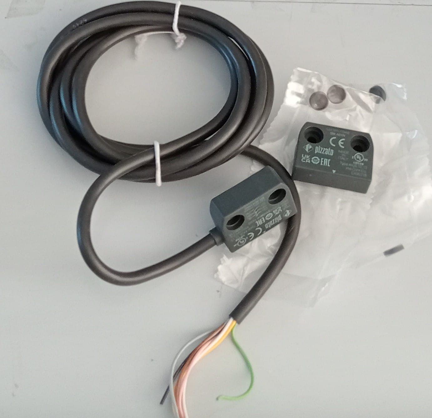 SENSOR PARA GUARDA PIZZATO SR AD41AN2-A01N - Imagen 1