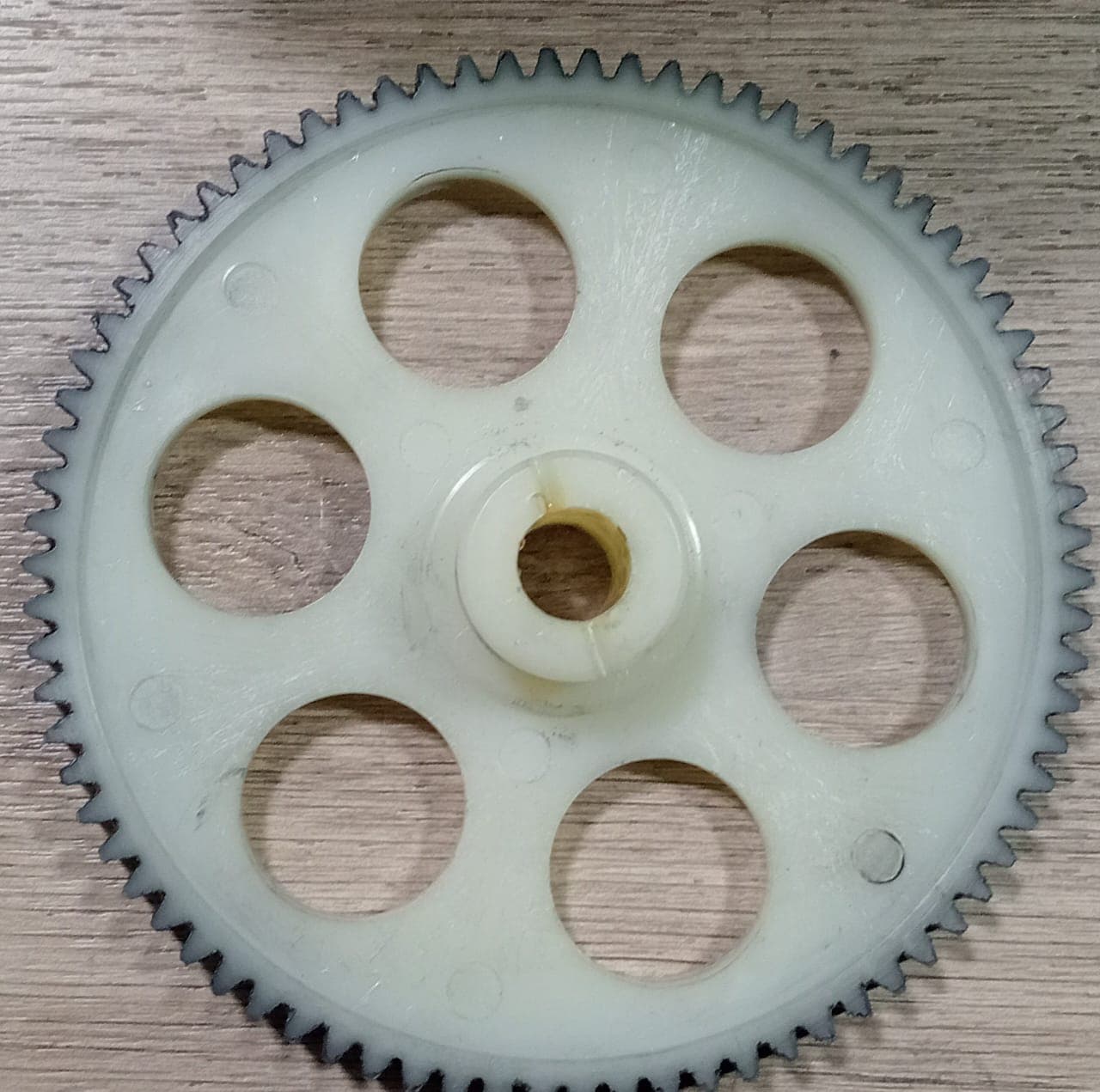 ENGRANAJE DE NYLON 6 HUECOS INTERNOS 78 DIENTES