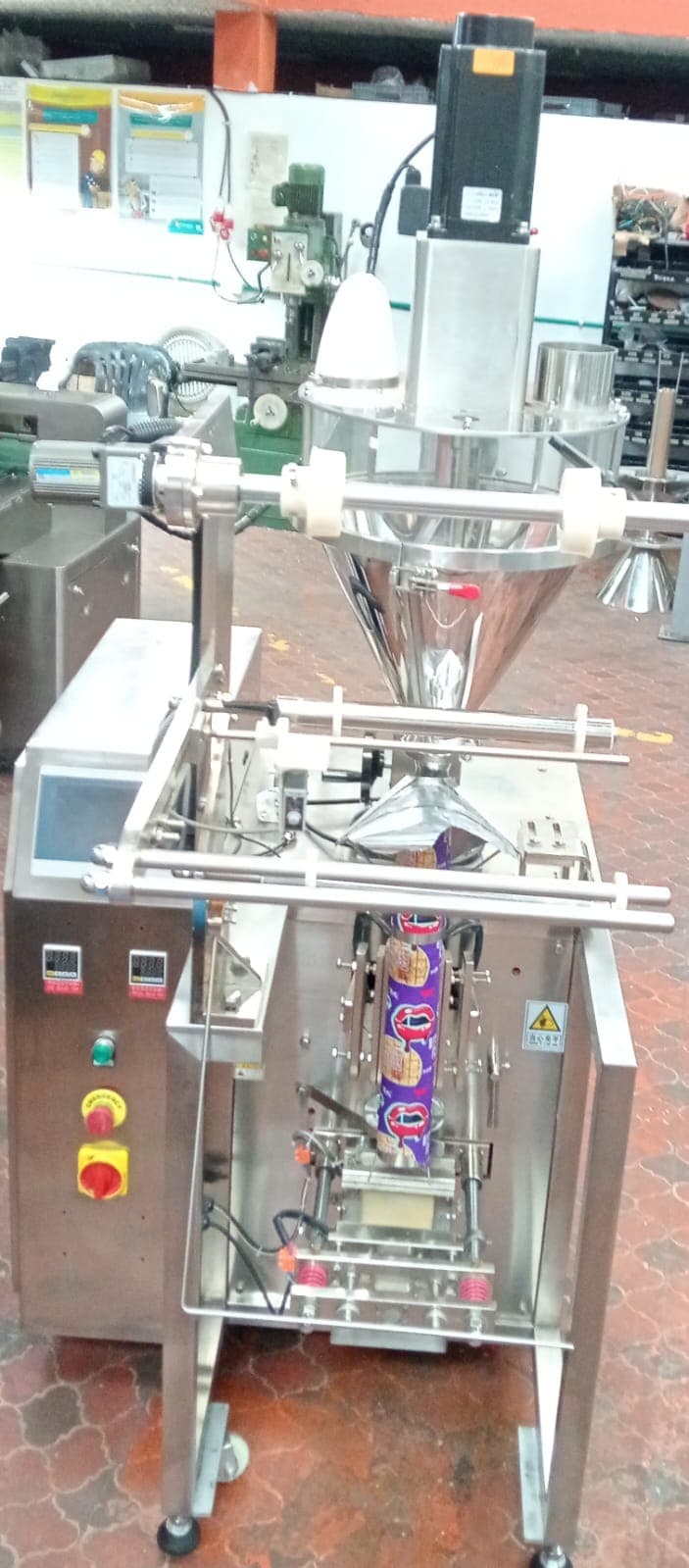 EMPACADORA VERTICAL TIPO SACHET GC 240 K - Imagen 1