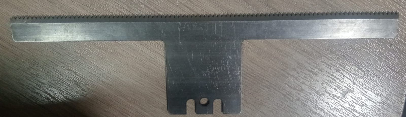 CUCHILLA EN T 270MMX 73MM X 2.5MM - Imagen 1