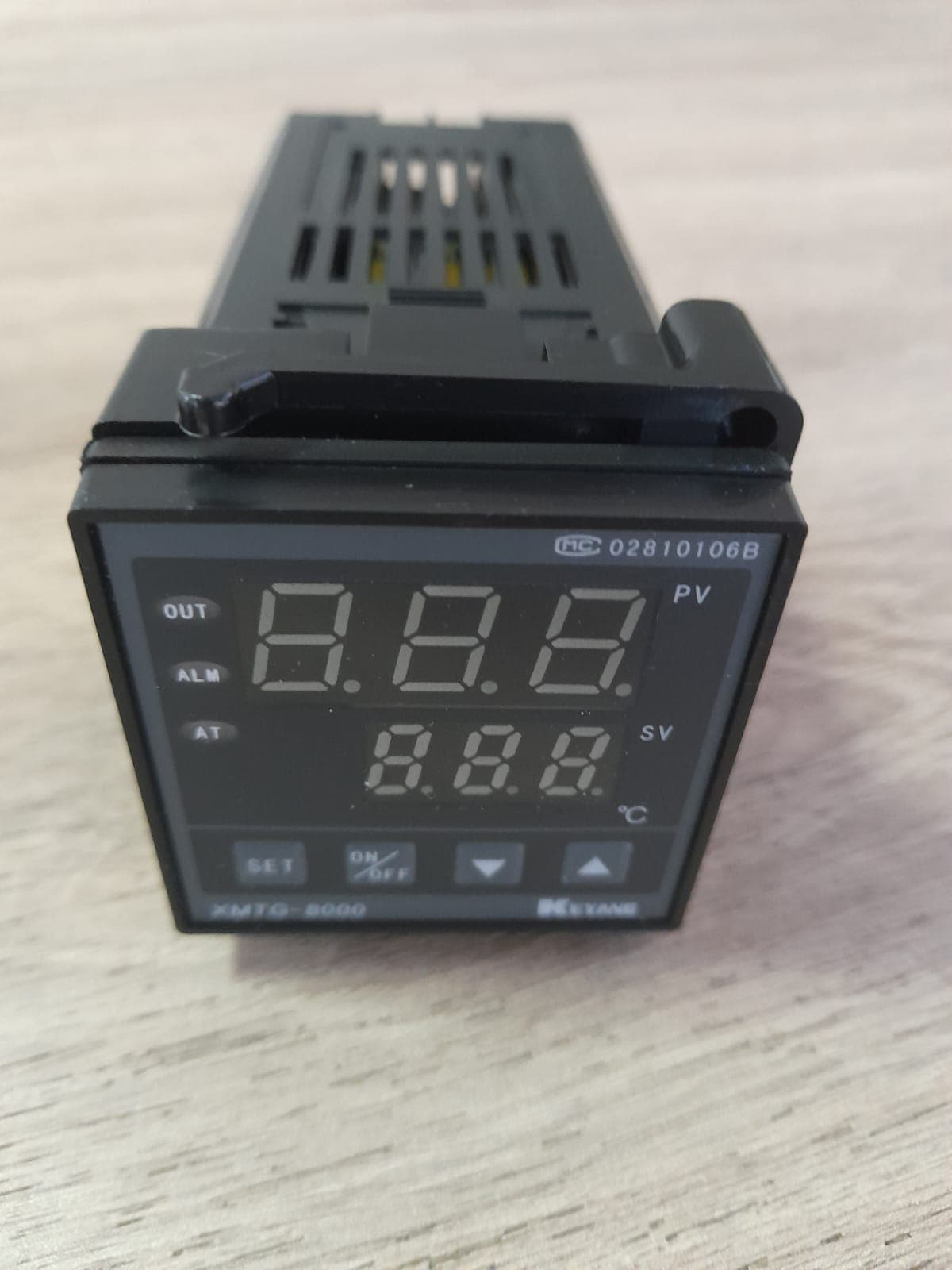 PIRÓMETRO O CONTROLADOR DE TEMPERATURA XMTG 8000 /XMTG B8181AM (RAMO) - Imagen 1
