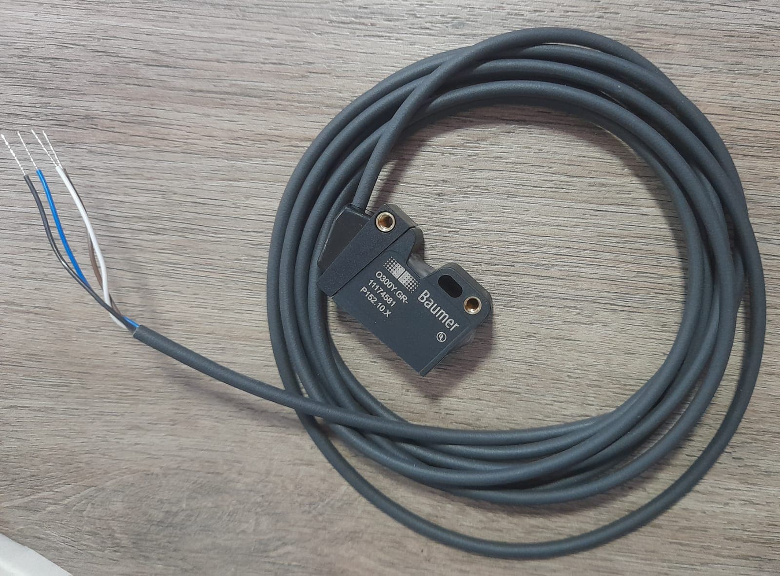 SENSOR DE BARRERA REFLEX ( BAUMER -O300Y.GR) - Imagen 1