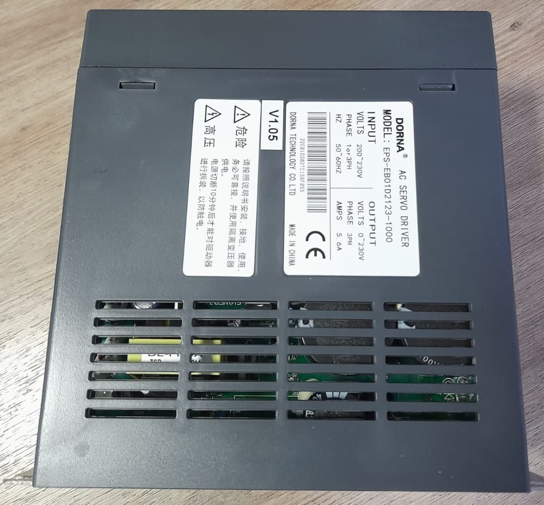 SERVO DRIVER AC MODELO EPS-EB01D2123-1000, INCLUIDO CABLES