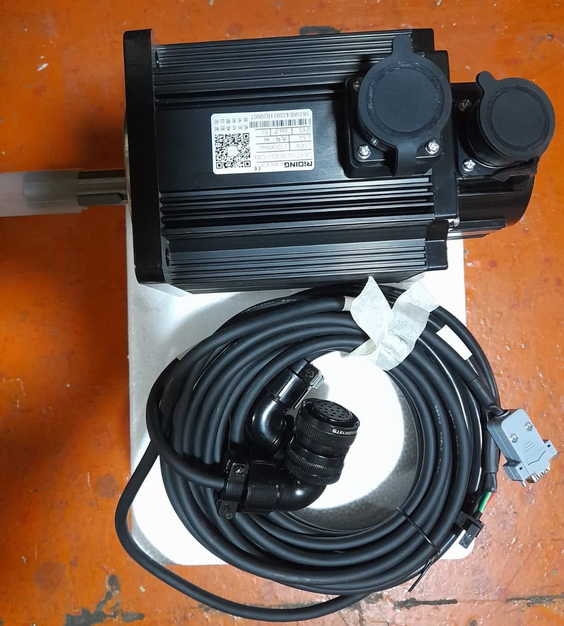 SERVO MOTOR / DRIVER Y CABLES REFERENCIA RIDING - Imagen 1