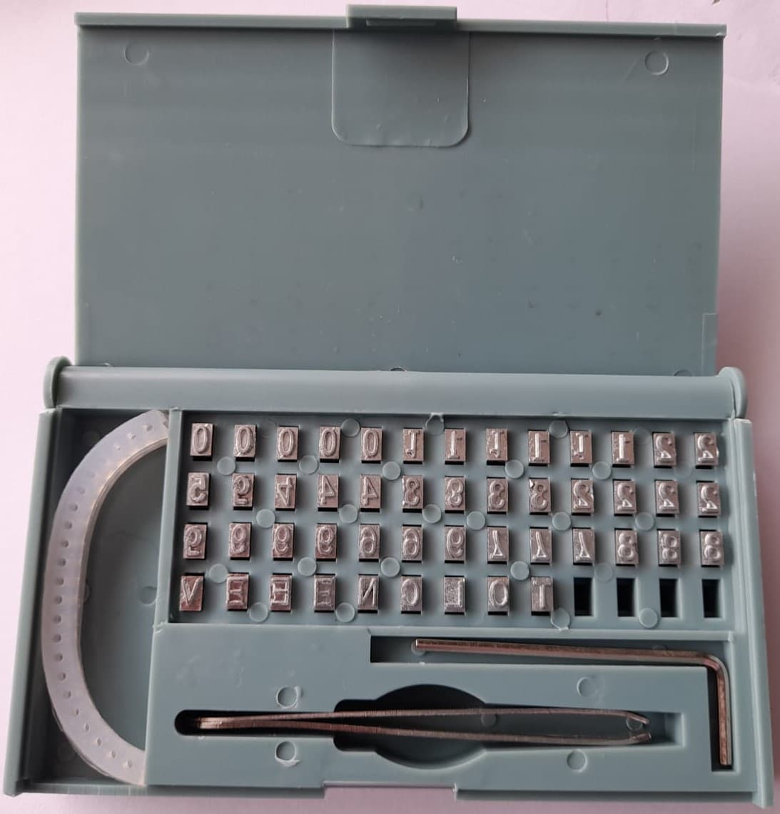 CAJA DE TIPOS EN ALUMINIO X 48 UNIDADES (T-5.5R) - Imagen 1
