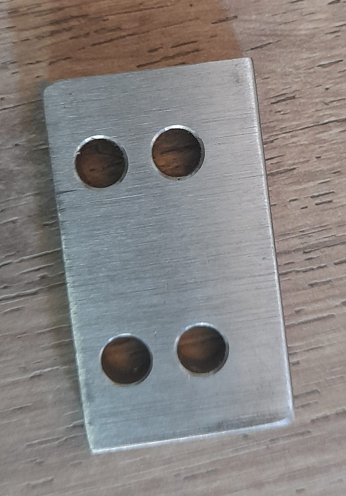 BASE PARA TERMOCUPLA / COLA DE MILANO EN HIERRO