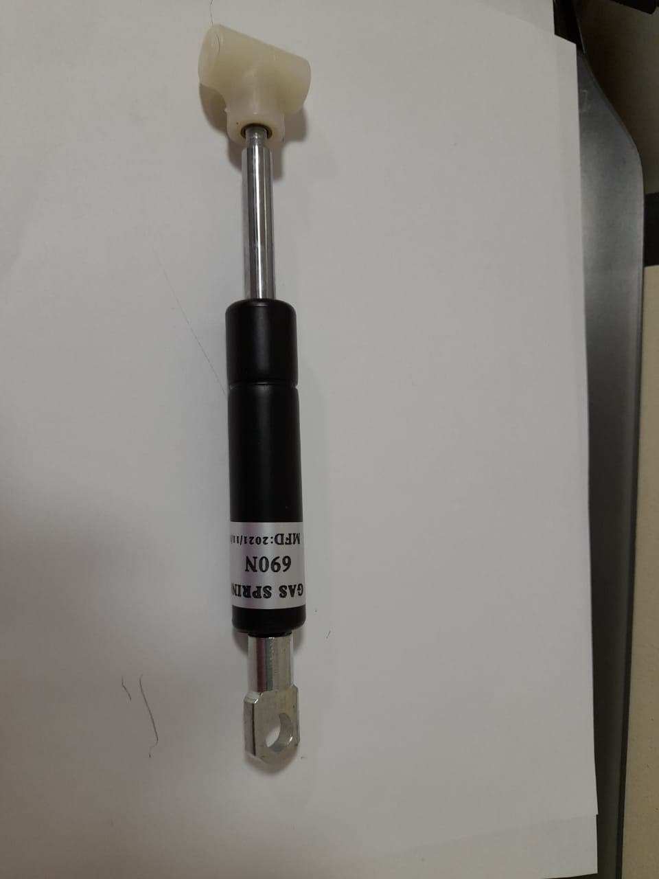 AMORTIGUADOR NEUMATICO CON CONECTOR PARA LA TAPA DE DZ - 600 / 2E (690N)