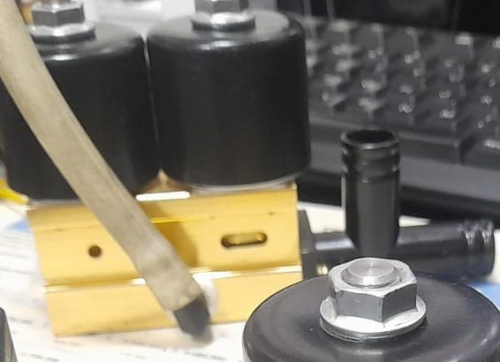 ELECTROVÁLVULA SOLENOIDE O ELECTROIMAN DOBLE PEQUEÑA DZ500/2E - Imagen 1