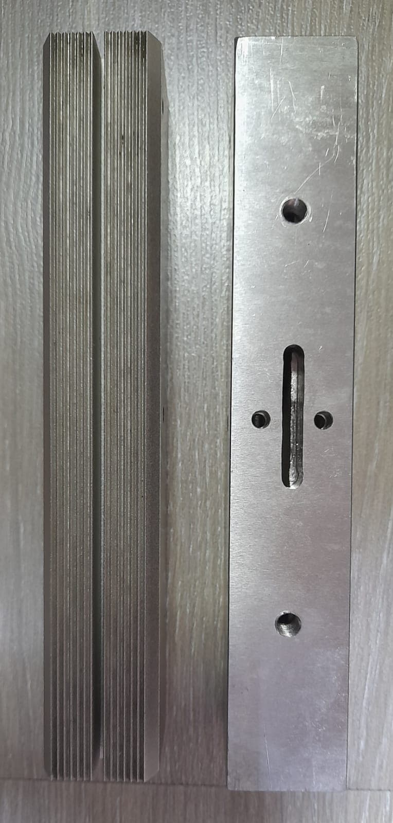 MORDAZA VERTICAL 220X45X35MM - Imagen 1