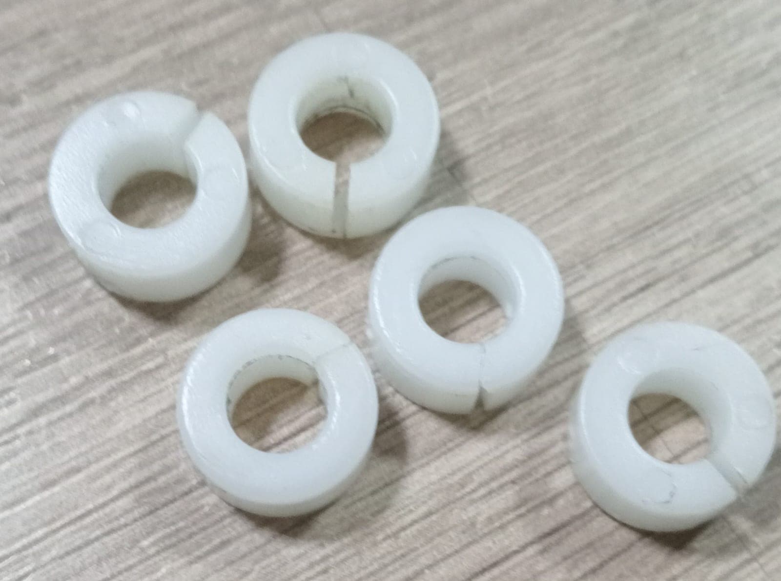 BUJE BLANCO CON RANURA - Imagen 1