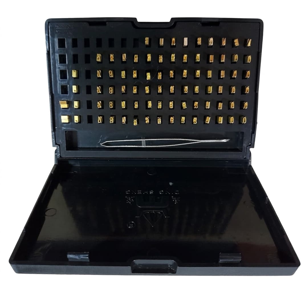 CAJA DE TIPOS 4MM / 56 UNIDADES (T-2*4*15)