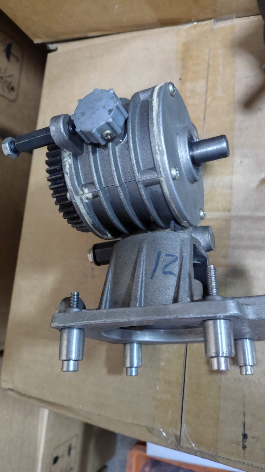 CAJA REDUCTORA 770 - 810 - Imagen 1