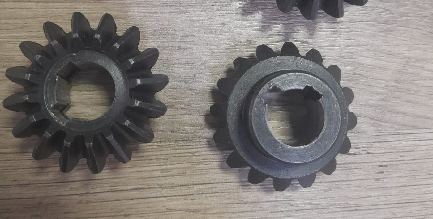 PIÑON CONICO DE 16 DIENTES DOBLE CUÑA SIST. ARRASTRE DISCO(UNIDAD) - Imagen 1