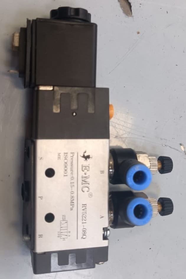 ELECTROVÁLVULA 3/2 24V 1/4NPT REF.EMC RV5221-08Q - Imagen 1