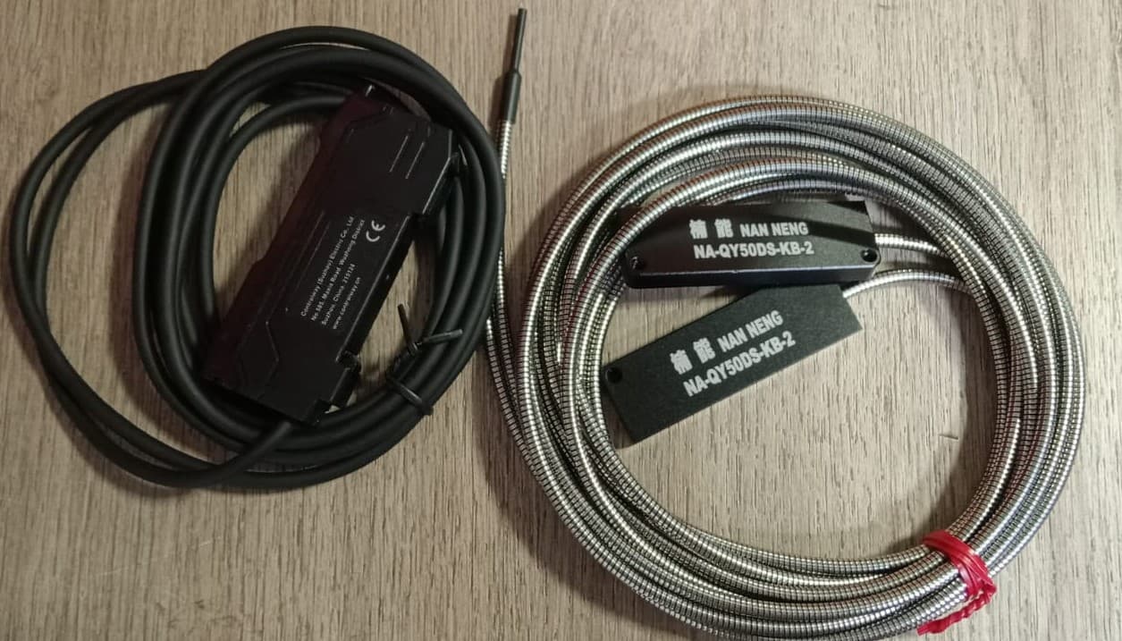 SENSOR FIBRA OPTICA CON AMPLIFICADOR ( SET X 2 ) - Imagen 1